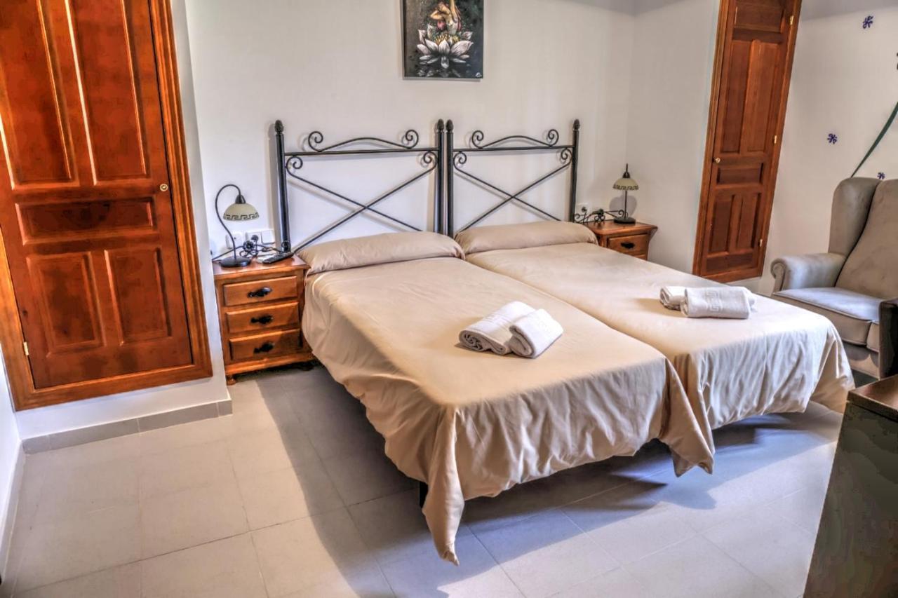 Hostal Rural De Cuadros Bedmar y Garciez Bagian luar foto
