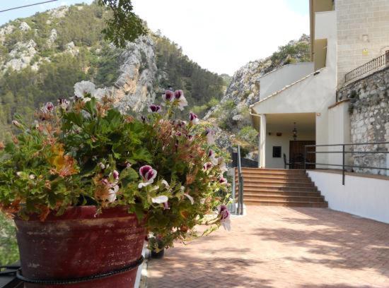 Hostal Rural De Cuadros Bedmar y Garciez Bagian luar foto