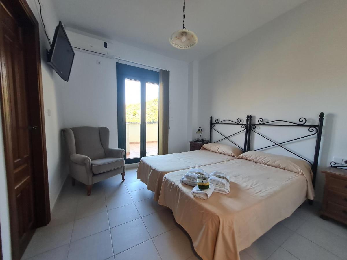 Hostal Rural De Cuadros Bedmar y Garciez Bagian luar foto